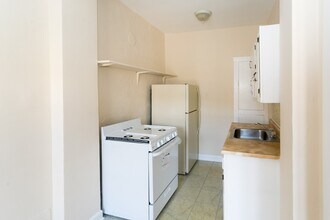 2249 W Wilson Ave in Chicago, IL - Building Photo - Building Photo
