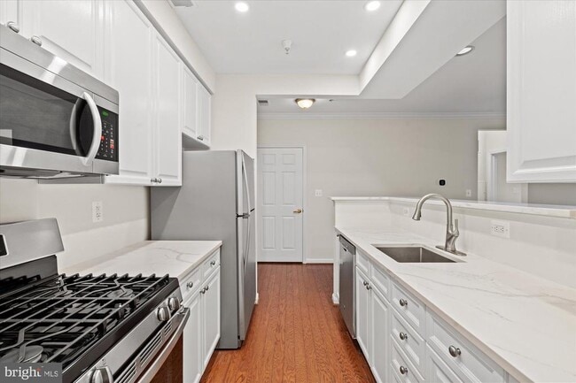 property at 5120 Donovan Dr