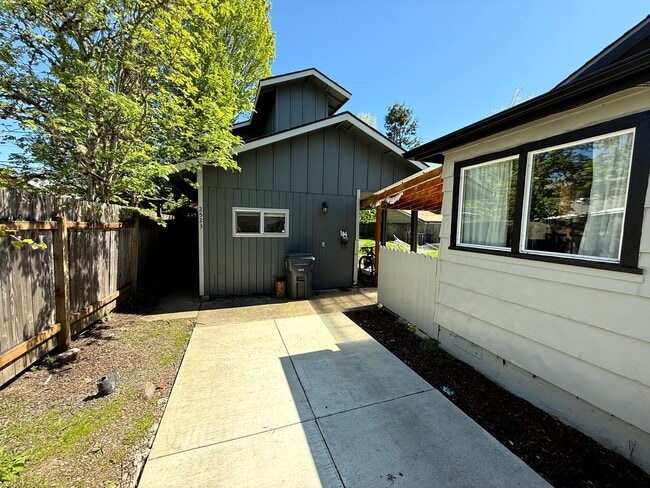 property at 2523 Kincaid St