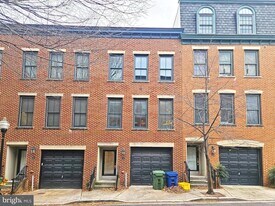 12 S Regester St in Baltimore, MD - Building Photo