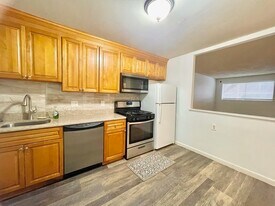 195 Independence Ave in Quincy, MA - Building Photo