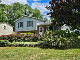 100 Kuhns Ln in State College, PA - Building Photo