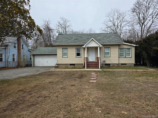 property at 5 Cedar Rd E