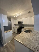 11345 Regal Square Dr in Tampa, FL - Building Photo - Building Photo