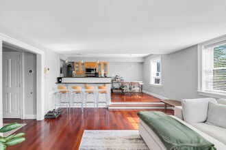 123 Main St in Flemington, NJ - Building Photo - Building Photo