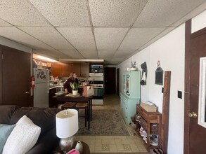 18 S High St in Selinsgrove, PA - Foto de edificio - Building Photo