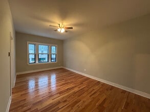 338 Tudor Ct in Glencoe, IL - Building Photo - Building Photo