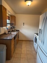 6215 N Cedar St in Spokane, WA - Foto de edificio - Building Photo