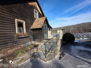 23 Cedar Dr in Danbury, CT - Building Photo - Building Photo