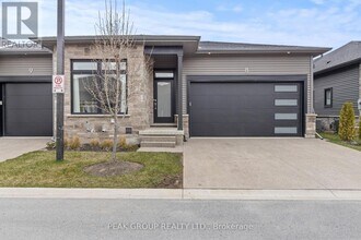8974 Willoughby Dr in Niagara Falls, ON - Building Photo - Building Photo