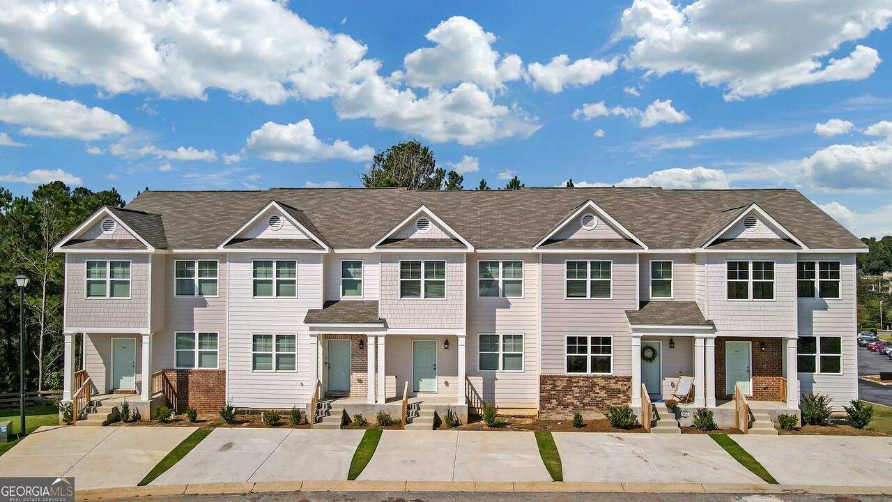 2874 Laurel Ridge Cir in East Point, GA - Foto de edificio