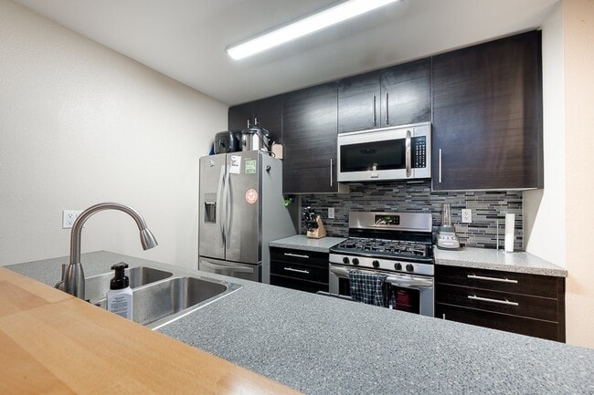 1605 Hotel Cir S in San Diego, CA - Building Photo - Building Photo