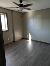 323 S Broadway St in Little York, IL - Building Photo - Building Photo