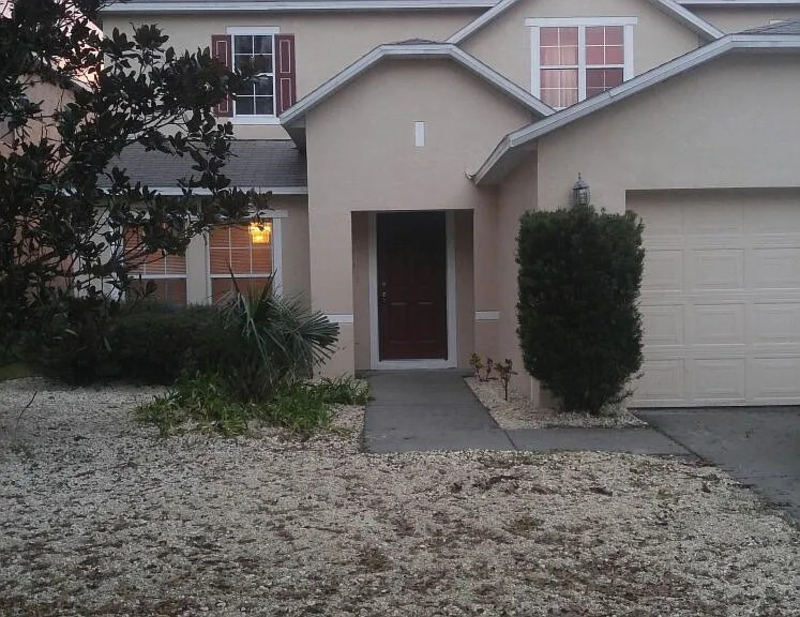 10325 Boyette Creek Blvd in Riverview, FL - Foto de edificio