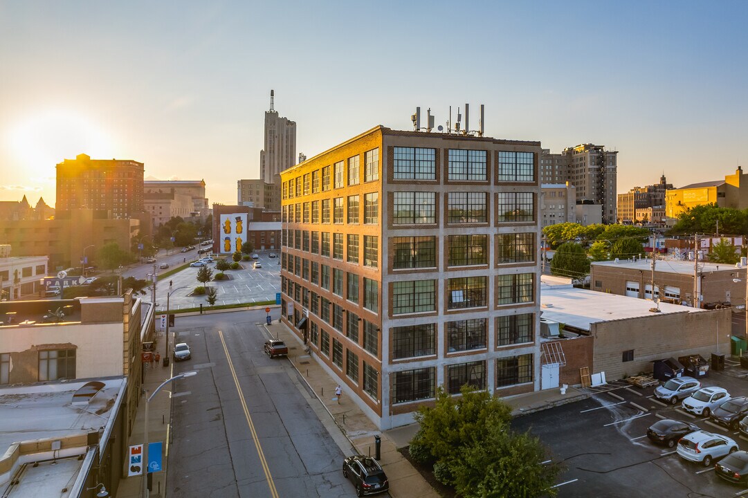 PW Shoe Lofts Apartments in St. Louis, MO - Building Photo