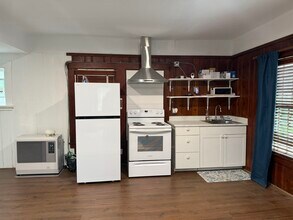 28 Harrison St in Laconia, NH - Building Photo - Building Photo