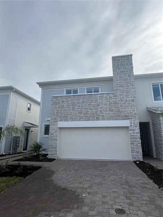 280 Nine Iron Dr in Davenport, FL - Building Photo