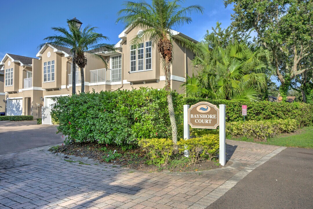 1800 Bayshore Way in Clearwater, FL - Building Photo