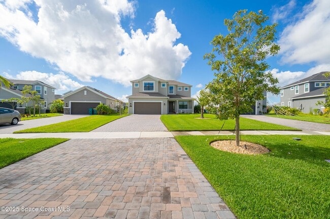 3233 Casare Dr in Melbourne, FL - Foto de edificio - Building Photo