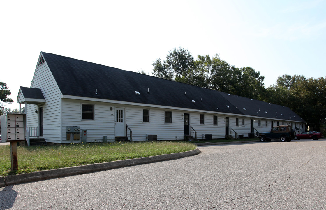 303 N Whitley St in Zebulon, NC - Building Photo