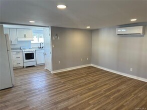 2829 Crompond Rd in Yorktown Heights, NY - Building Photo - Building Photo