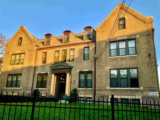 78 Summit Ave in Jersey City, NJ - Building Photo - Building Photo