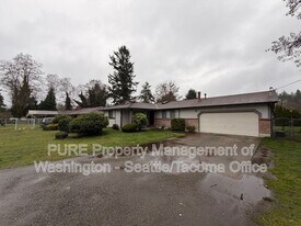 9017 Wildwood Ave SW in Tacoma, WA - Building Photo