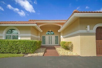 10133 NW 48th Dr in Coral Springs, FL - Building Photo - Building Photo