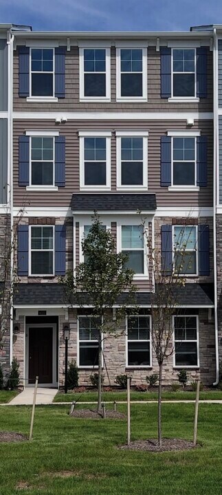 9222 Magellan Pky, Unit B in Glen Allen, VA - Foto de edificio