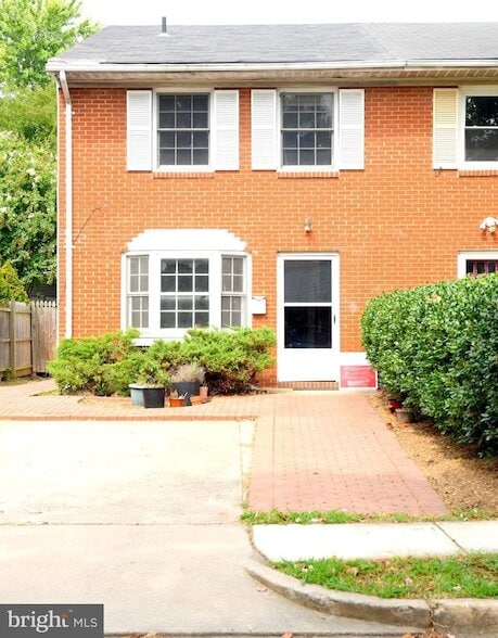 property at 508 E Windsor Ave