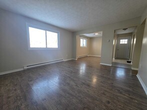 712 Victoria St in Kingston, ON - Building Photo - Building Photo