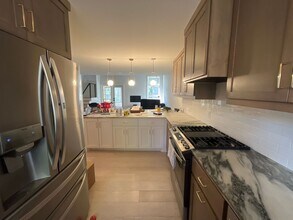 734 Sullivan Way NE in Minneapolis, MN - Building Photo - Building Photo