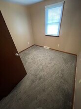 1289 East and West Rd, Unit Left Side in Buffalo, NY - Building Photo - Building Photo