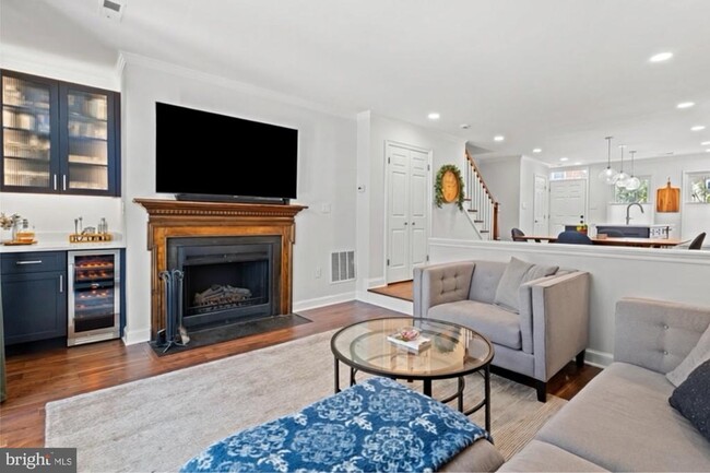 property at 102 Shooters Ct