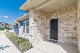 112 Diving Crst Cv in San Marcos, TX - Building Photo - Building Photo