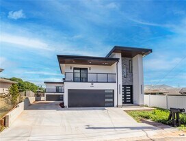 1091 Pu?u ?Alani Way in Pearl City, HI - Building Photo