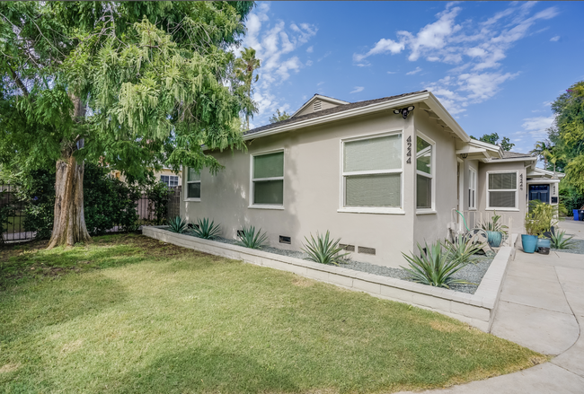 property at 4246 Tujunga Ave