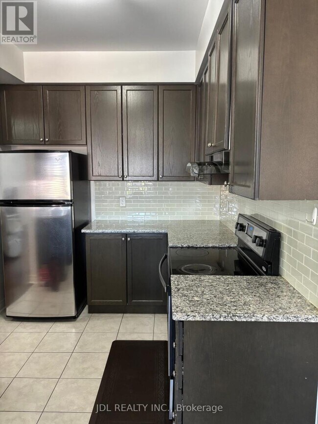 15 Hawkes Dr in Richmond Hill, ON - Building Photo - Building Photo