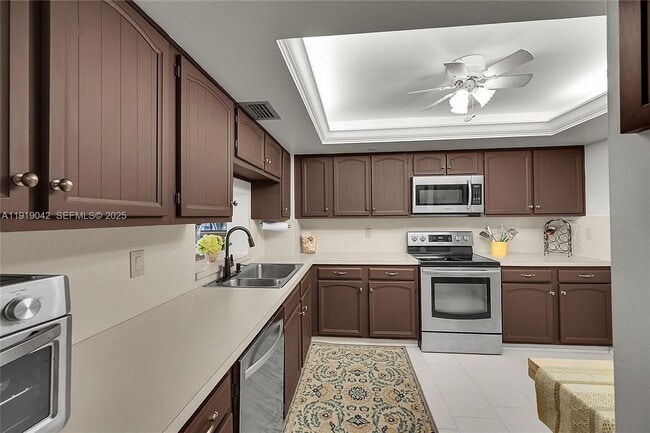 property at 3200 Port Royale Dr N