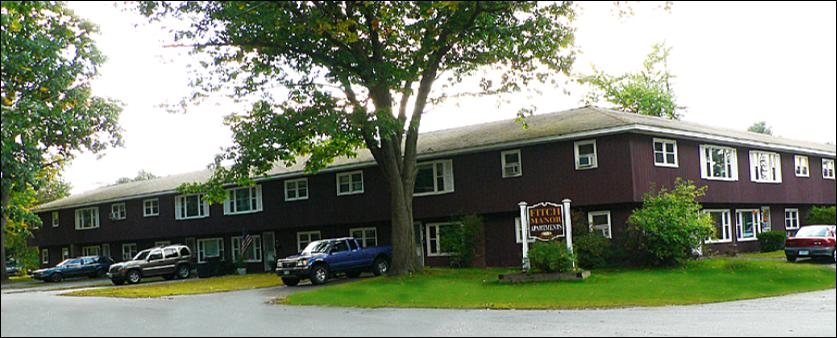 Fitch Manor in Claremont, NH - Foto de edificio