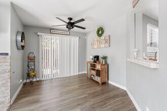 9049 Laguna Springs Way in Elk Grove, CA - Building Photo - Building Photo