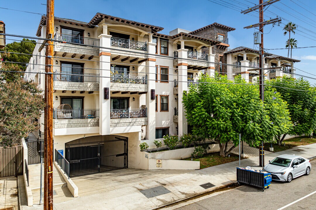 12745 Moorpark St in Studio City, CA - Building Photo