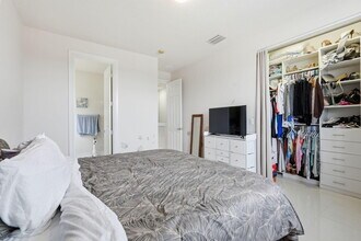310 N Dixie Hwy in Lake Worth Beach, FL - Foto de edificio - Building Photo