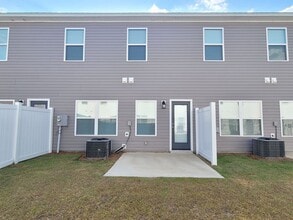 5893 Tyndall Pkwy in Panama City, FL - Building Photo - Building Photo