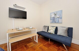 414 E 77th St in New York, NY - Building Photo