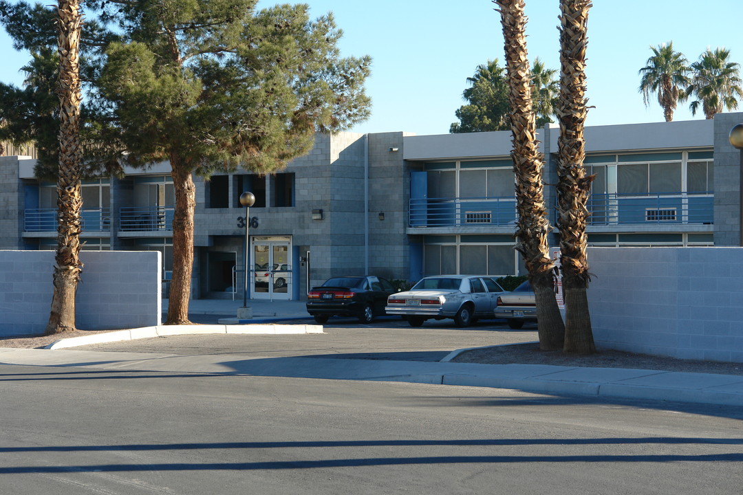 336 N 10th St in Las Vegas, NV - Building Photo