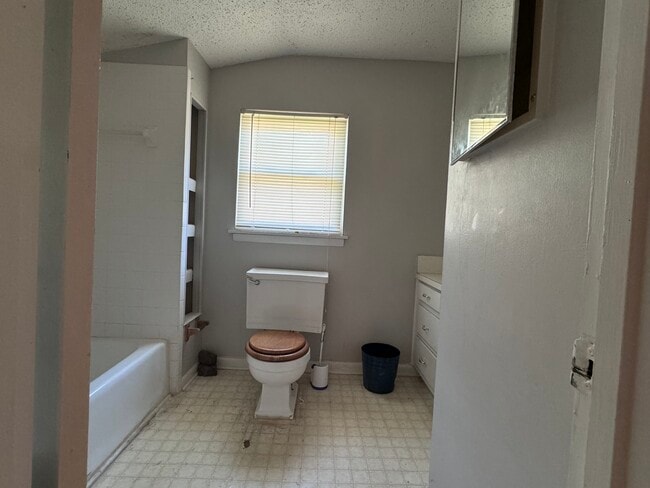 816 W 45th St in North Little Rock, AR - Building Photo - Building Photo