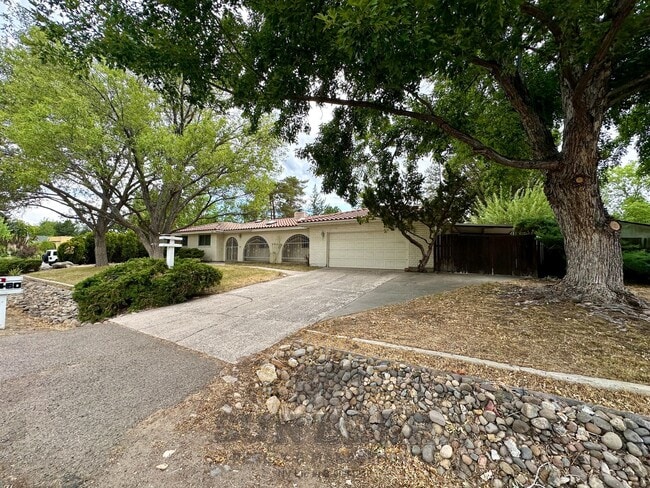 property at 13460 S Hills Dr