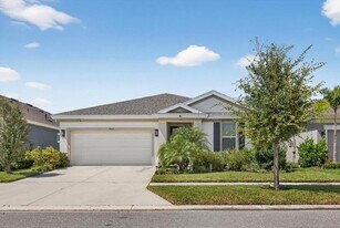 5612 Del Coronado Dr in Apollo Beach, FL - Building Photo