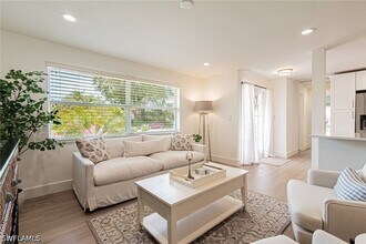 1530 Mandarin Rd in Naples, FL - Building Photo - Building Photo